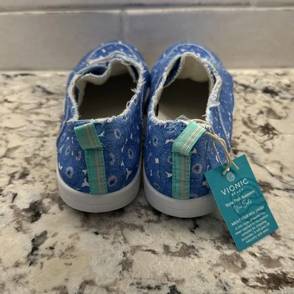 NWT Vionic Beachy Sneakers - Size 7 - Picture 4 of 6